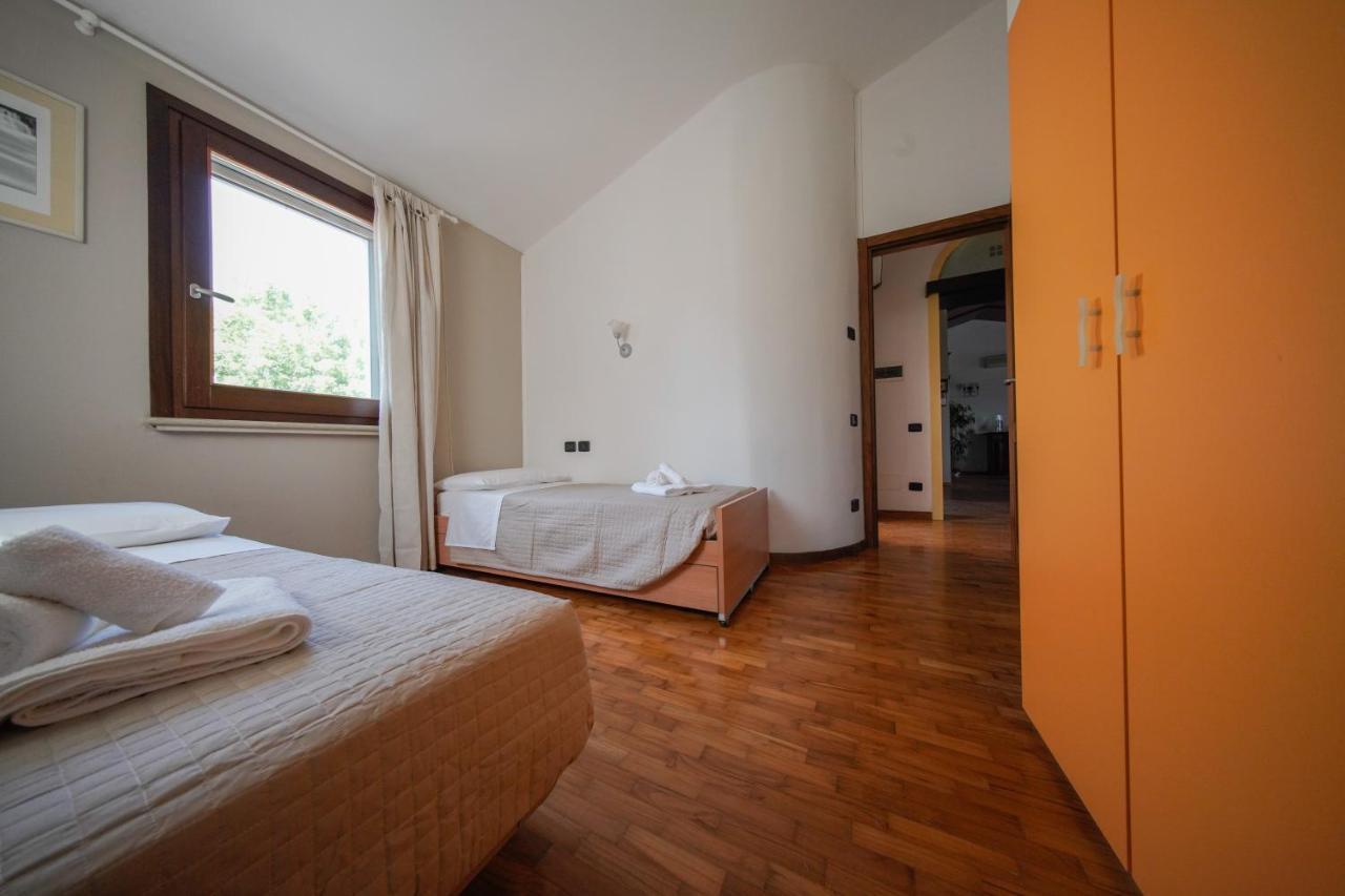 Chez Barnie Favoloso Appartamento Privato In Villa A 800Mt Ingresso Fiera Rimini Exterior foto